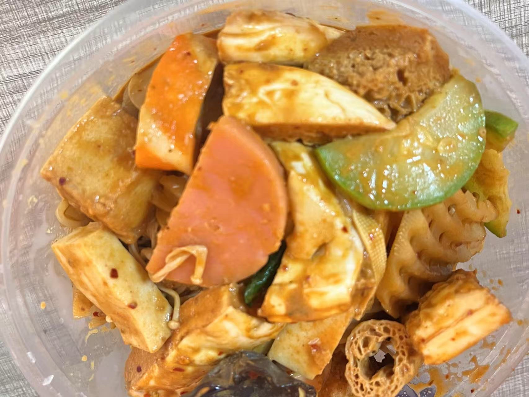 好运麻辣拌内部环境