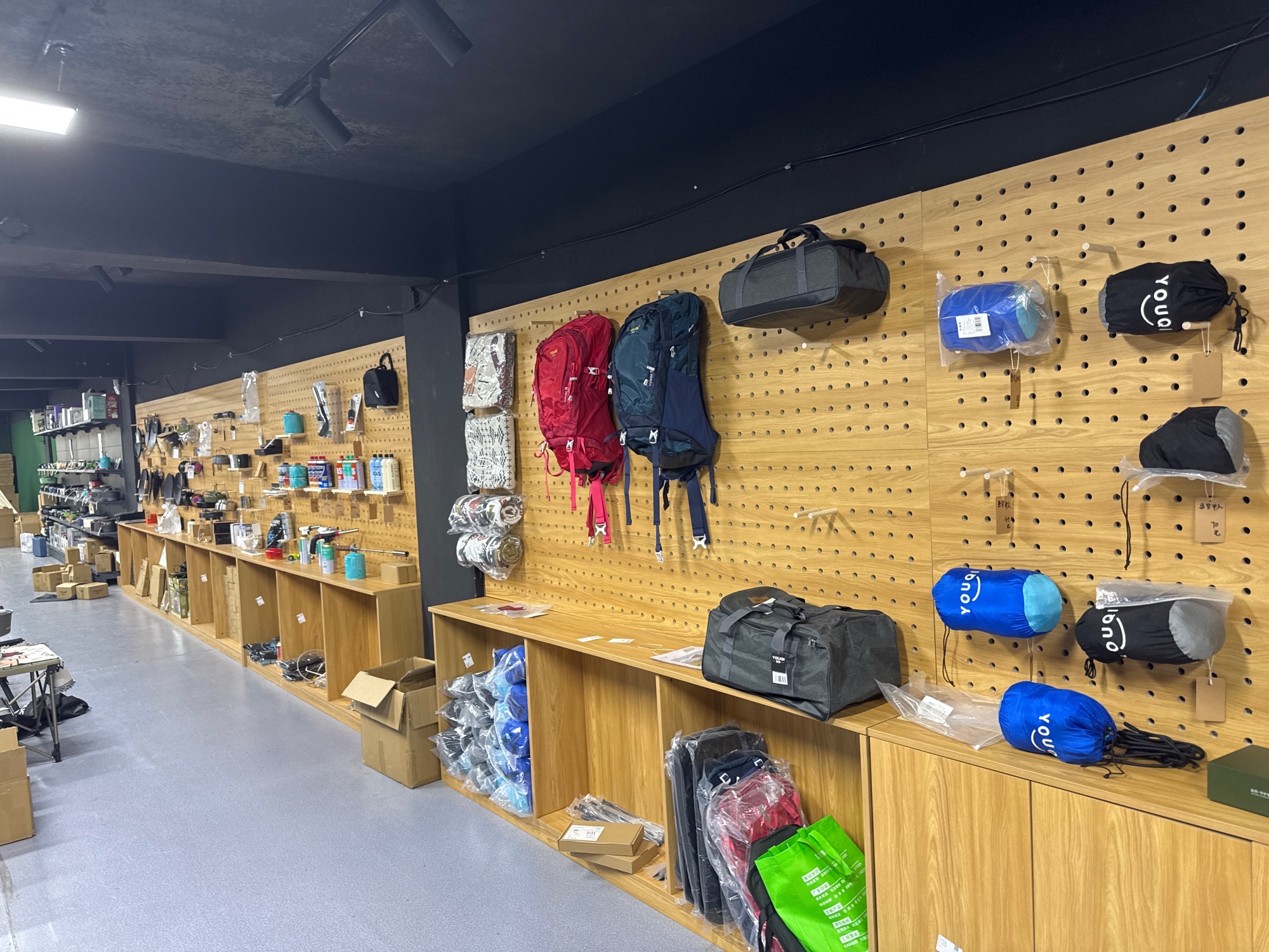 优骑户外马寨仓储店