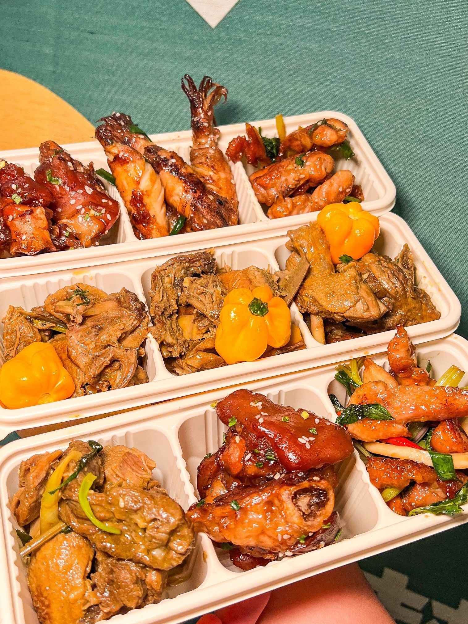 唠婆香草鸭·老海南大排档(亚龙湾东榕美食广场店)