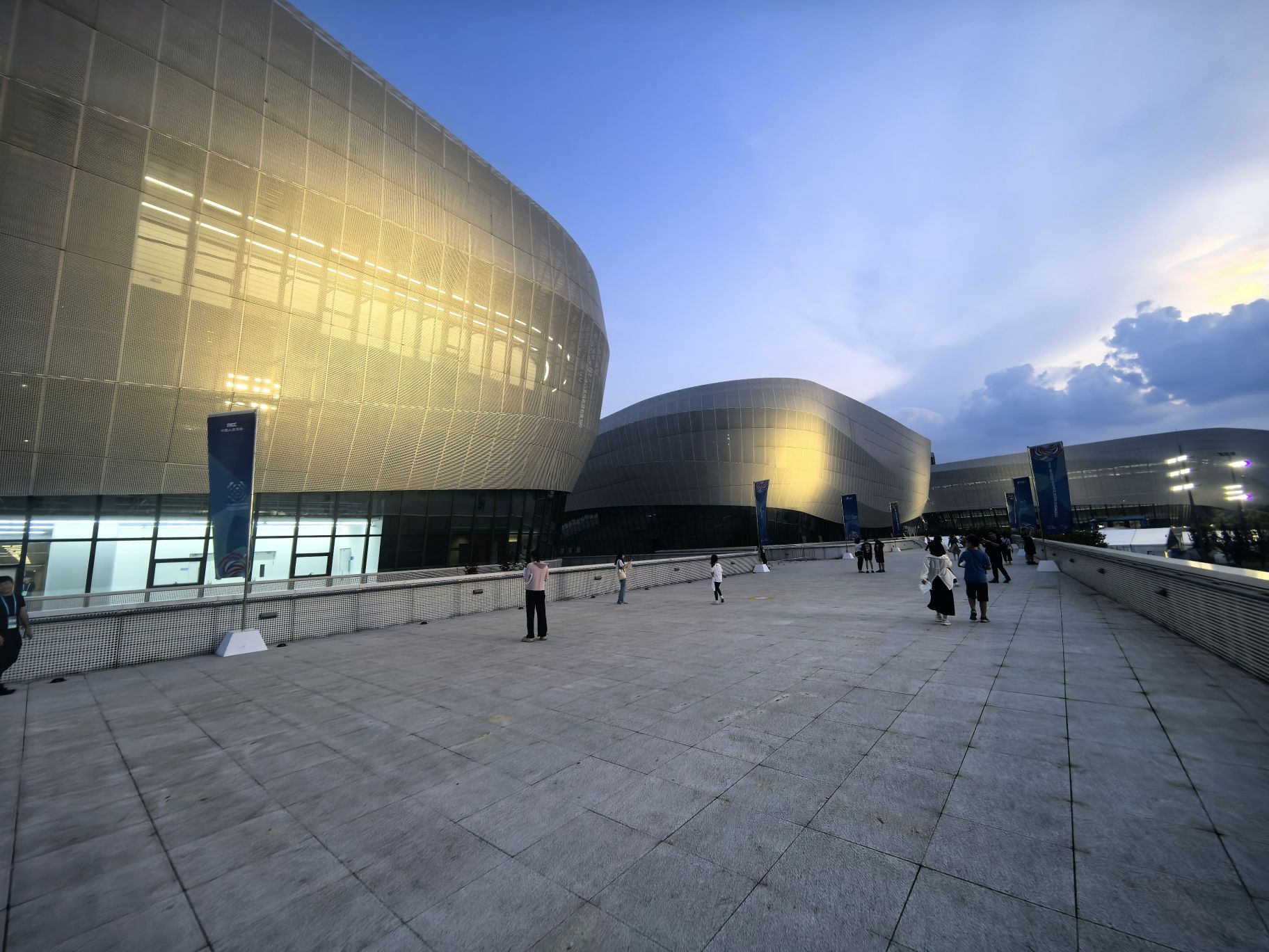 场地封面-高新体育中心全民健身馆