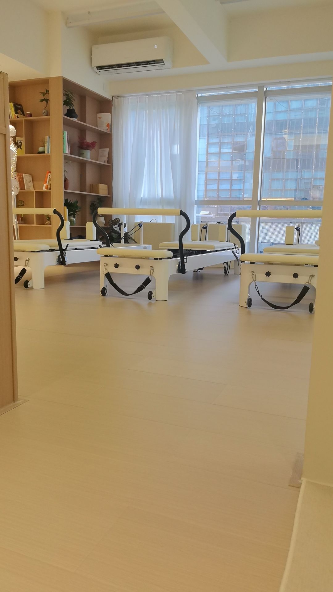 场地封面-多色普拉提瑜伽