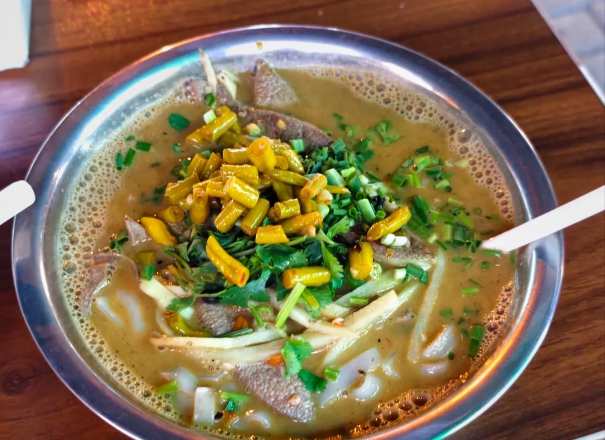 玲隆花姐老友粉(金鸡岭店)