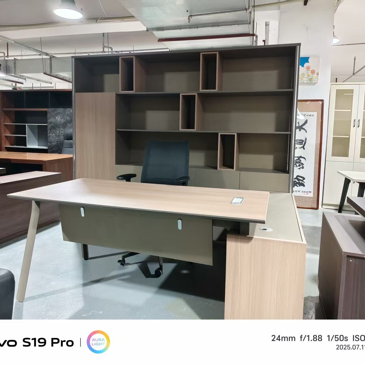 昌佶全新二手办公家具市场