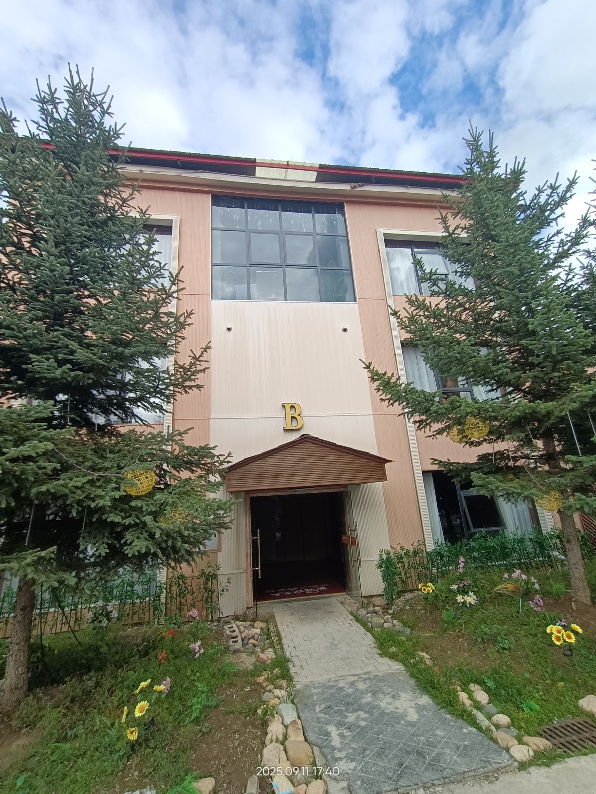 阿坝县原舍主题酒店