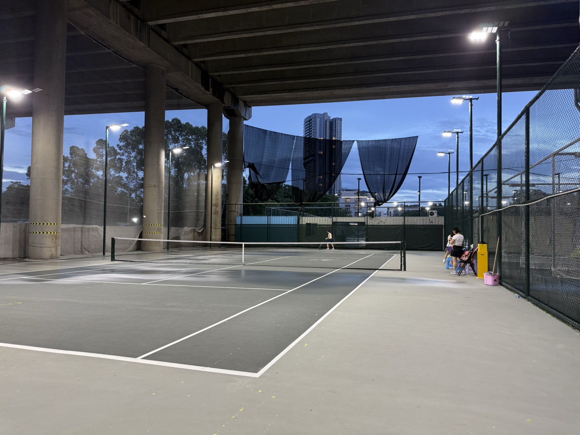 场地封面-奥易体育(万胜围店)网球场