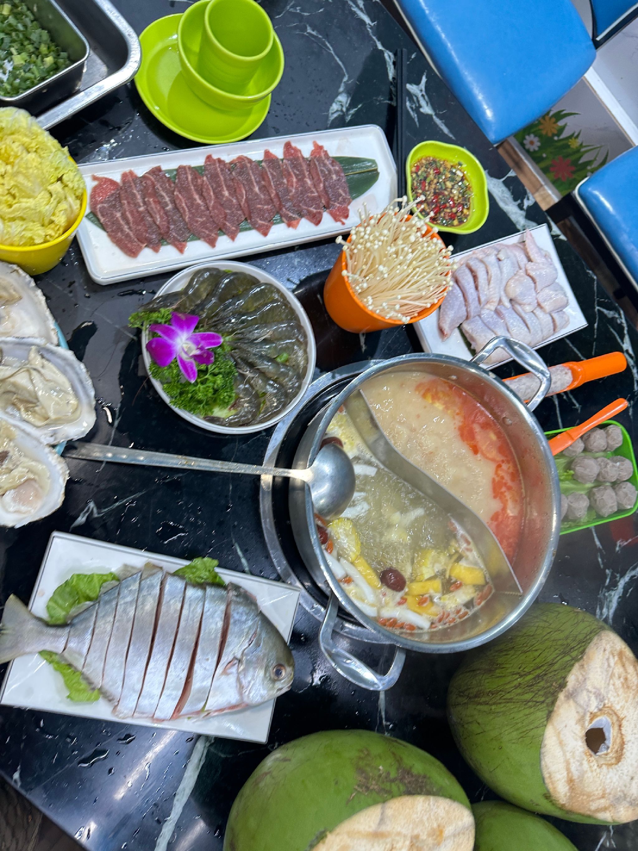 头号渔港·海鲜糟柏醋·椰子鸡火锅(海棠湾店)(暂停营业)
