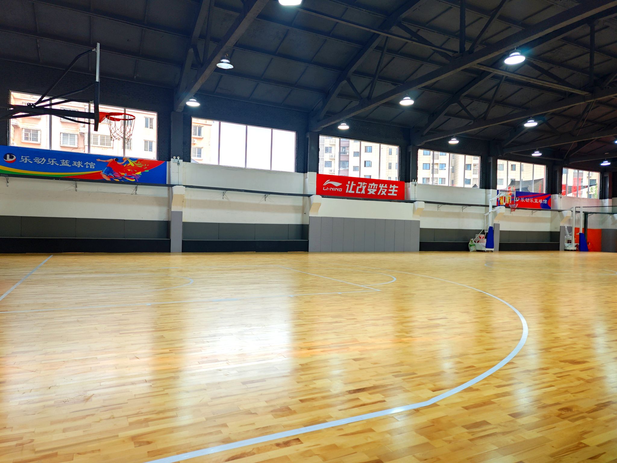 场地封面-乐动乐篮球馆