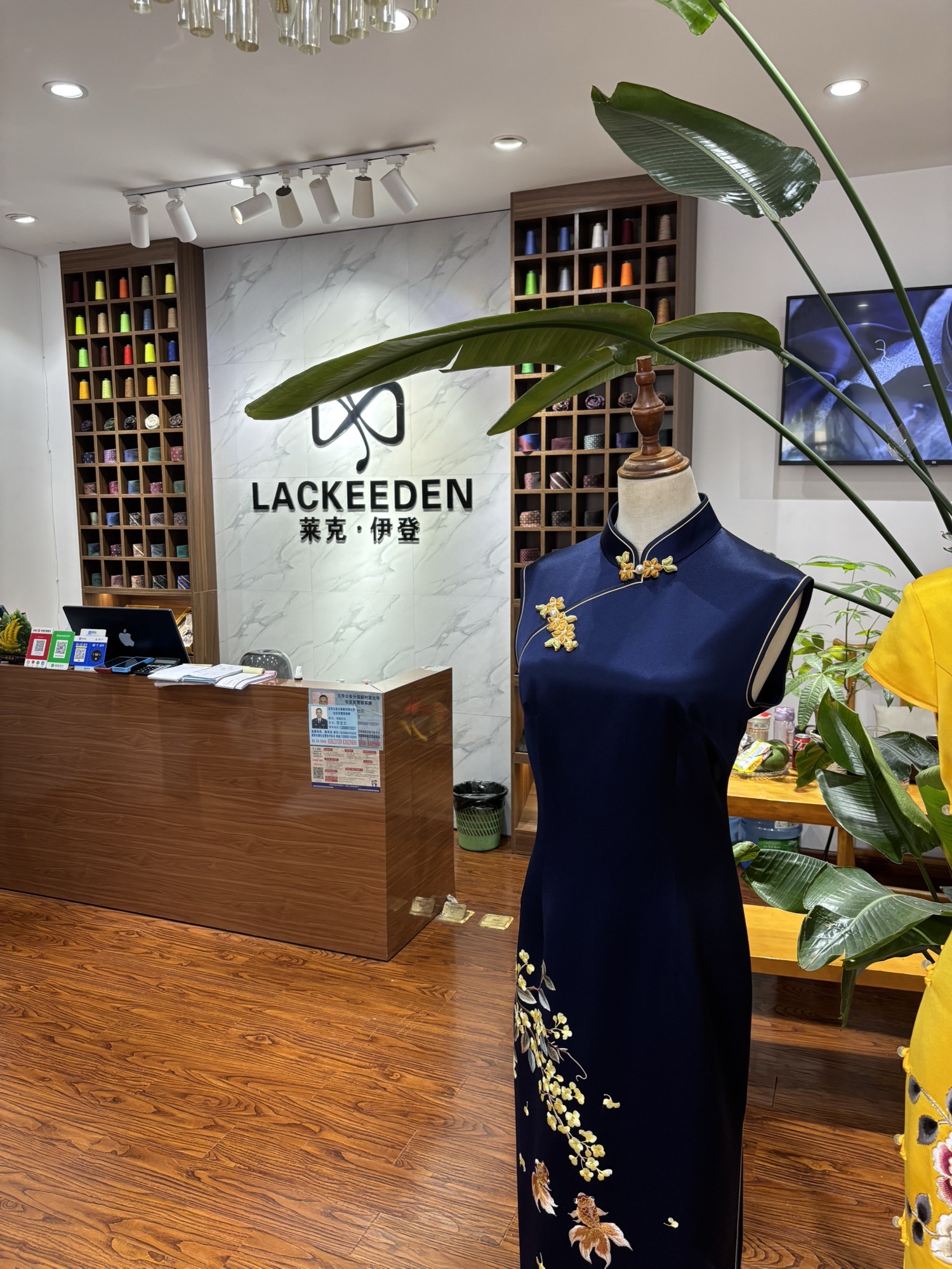 莱克伊登高级西装定制昆明店