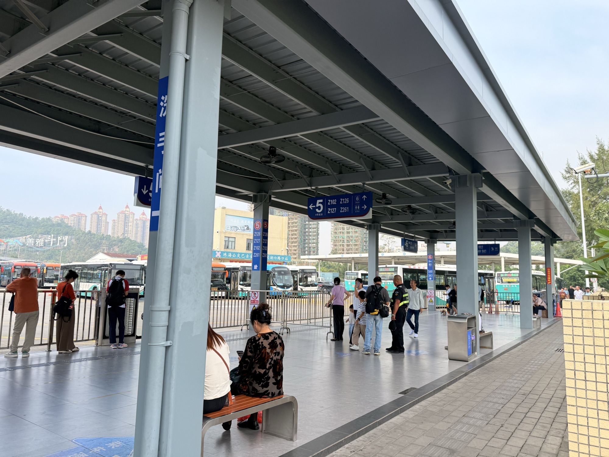 湖心路口(公交站)