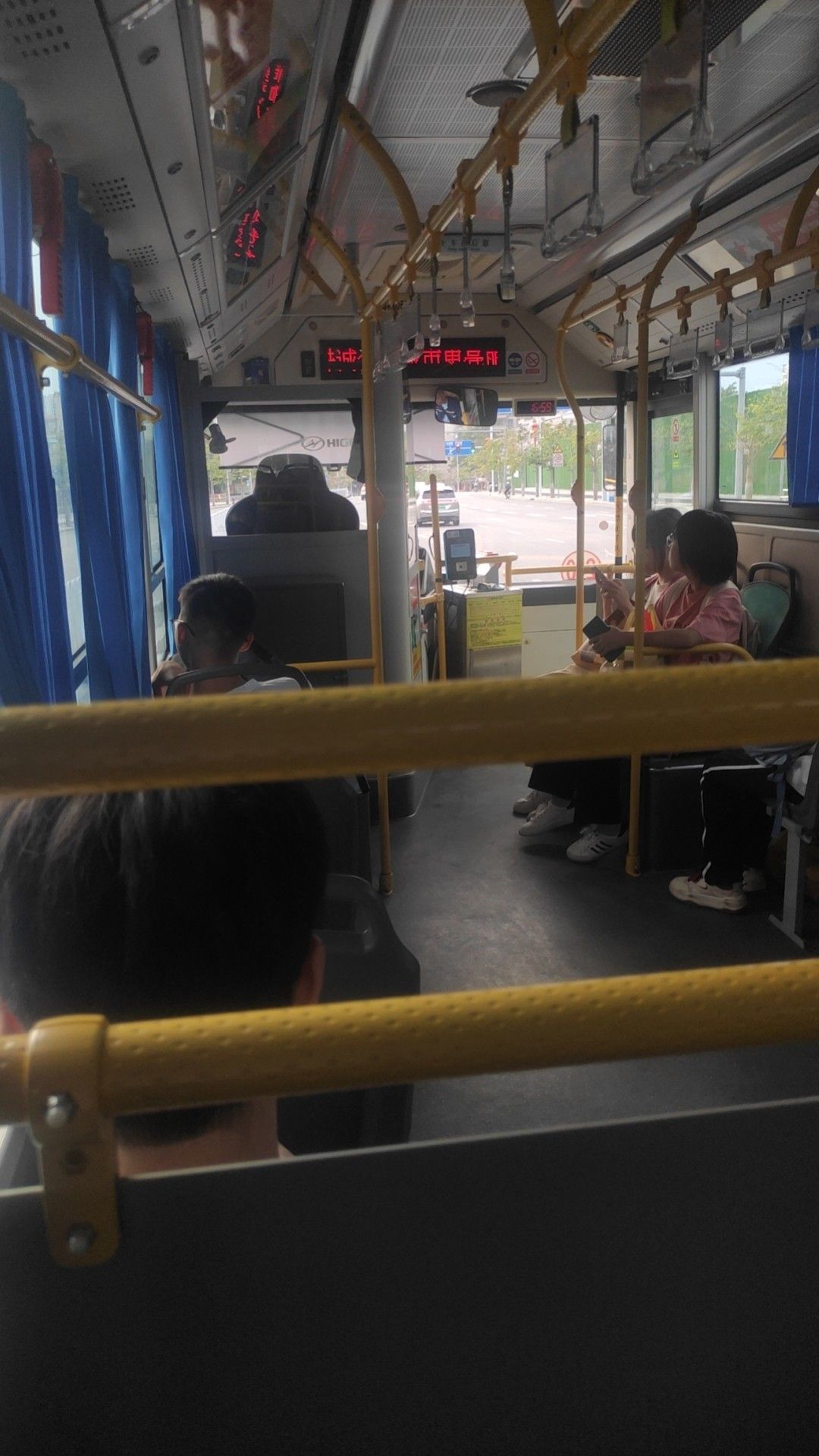 茂名火车站南广场(公交站)