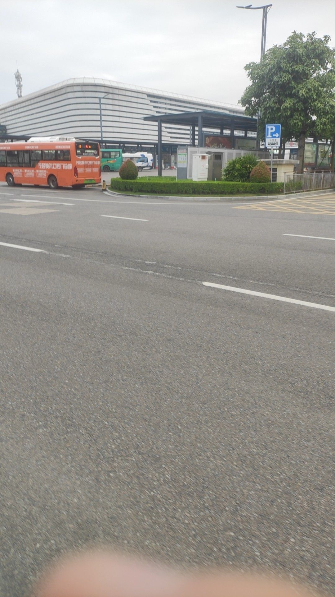 茂名火车站南广场(公交站)