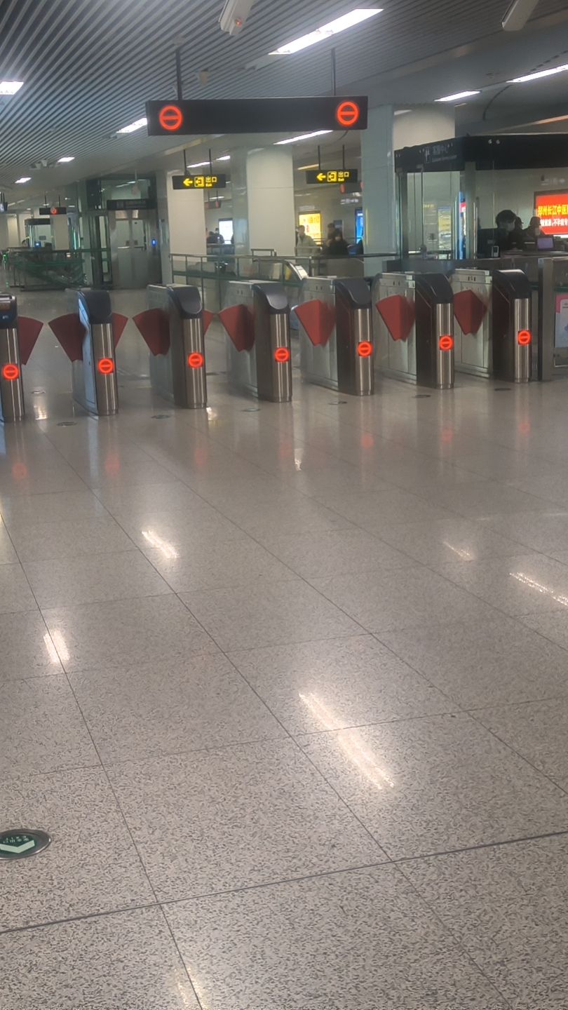 郑州西站地铁站B口