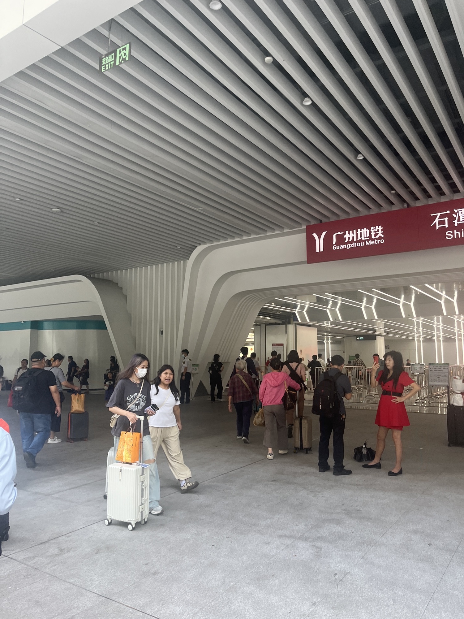 石潭地铁站出入口