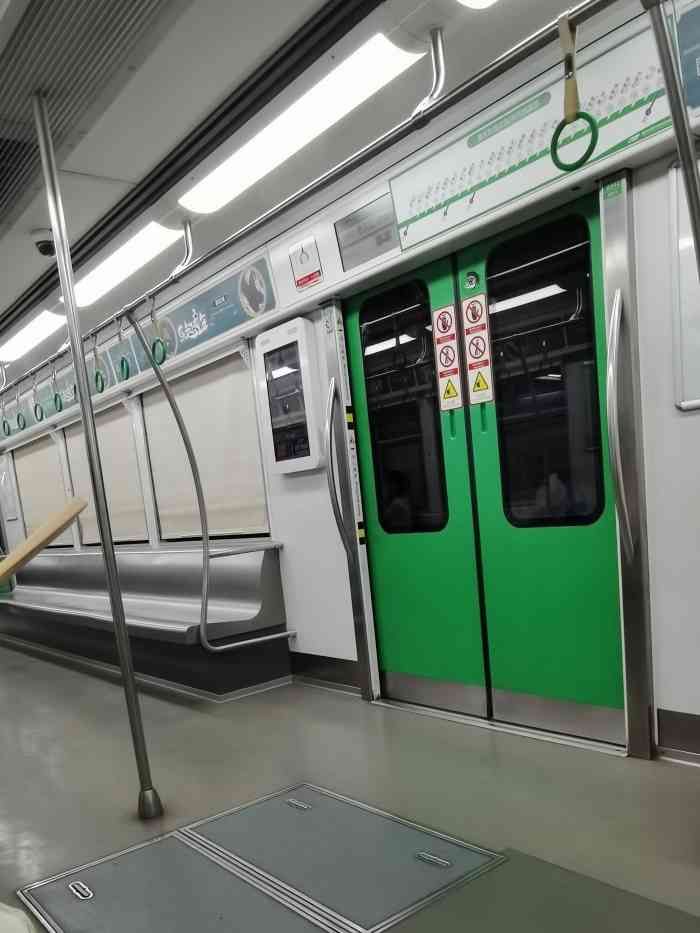 临江·青奥体育公园地铁站1号口