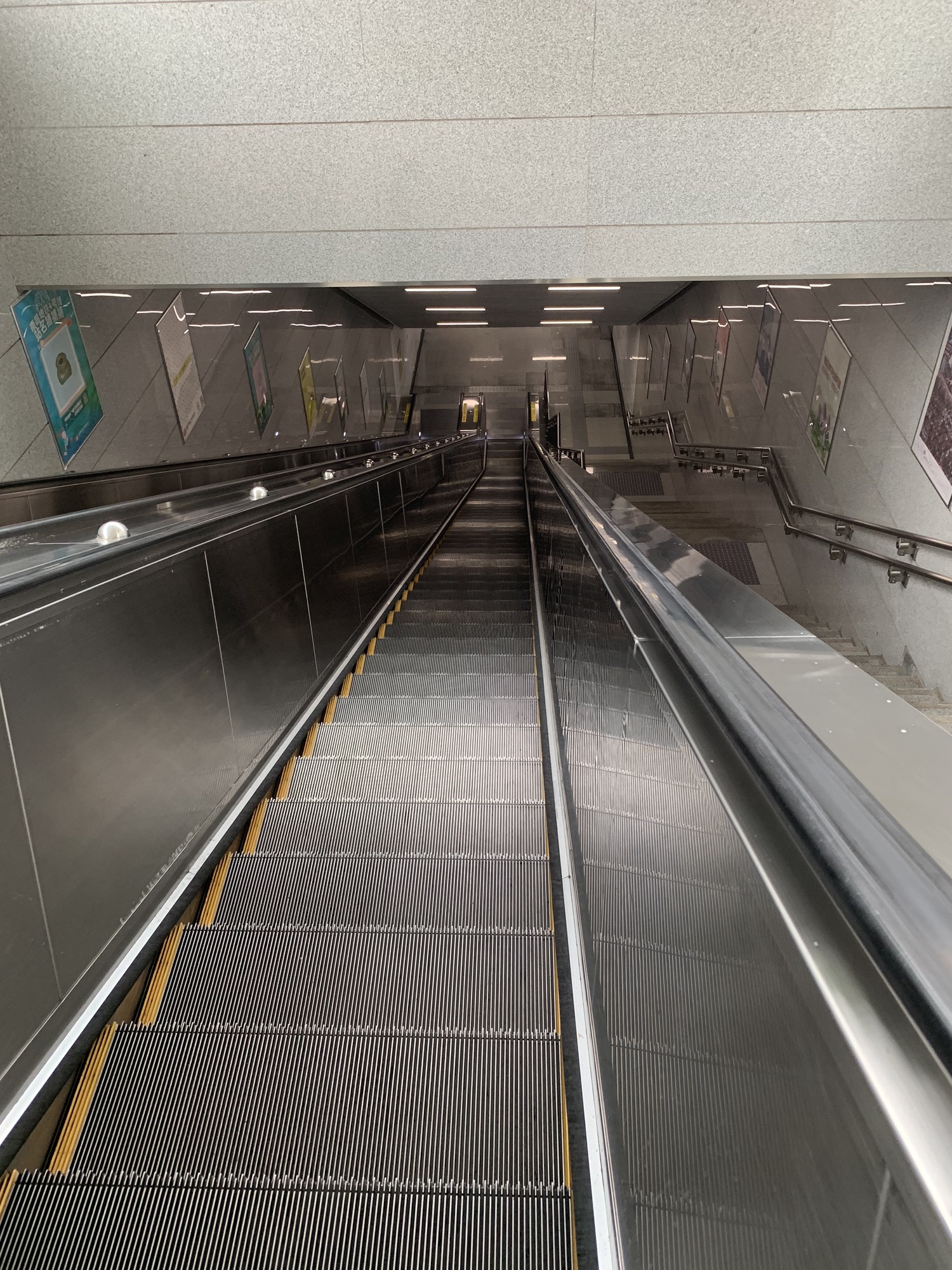 学府大道东地铁站2号口