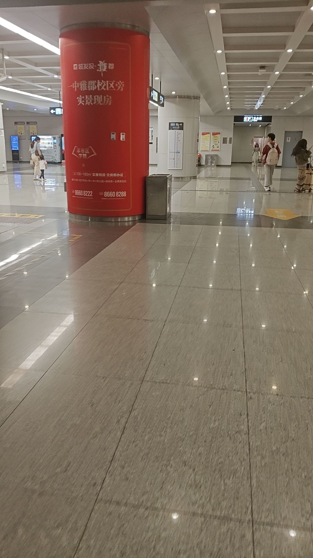 石家庄站地铁站入口