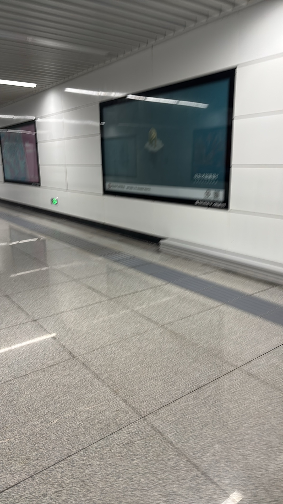 西站南广场地铁站3号口