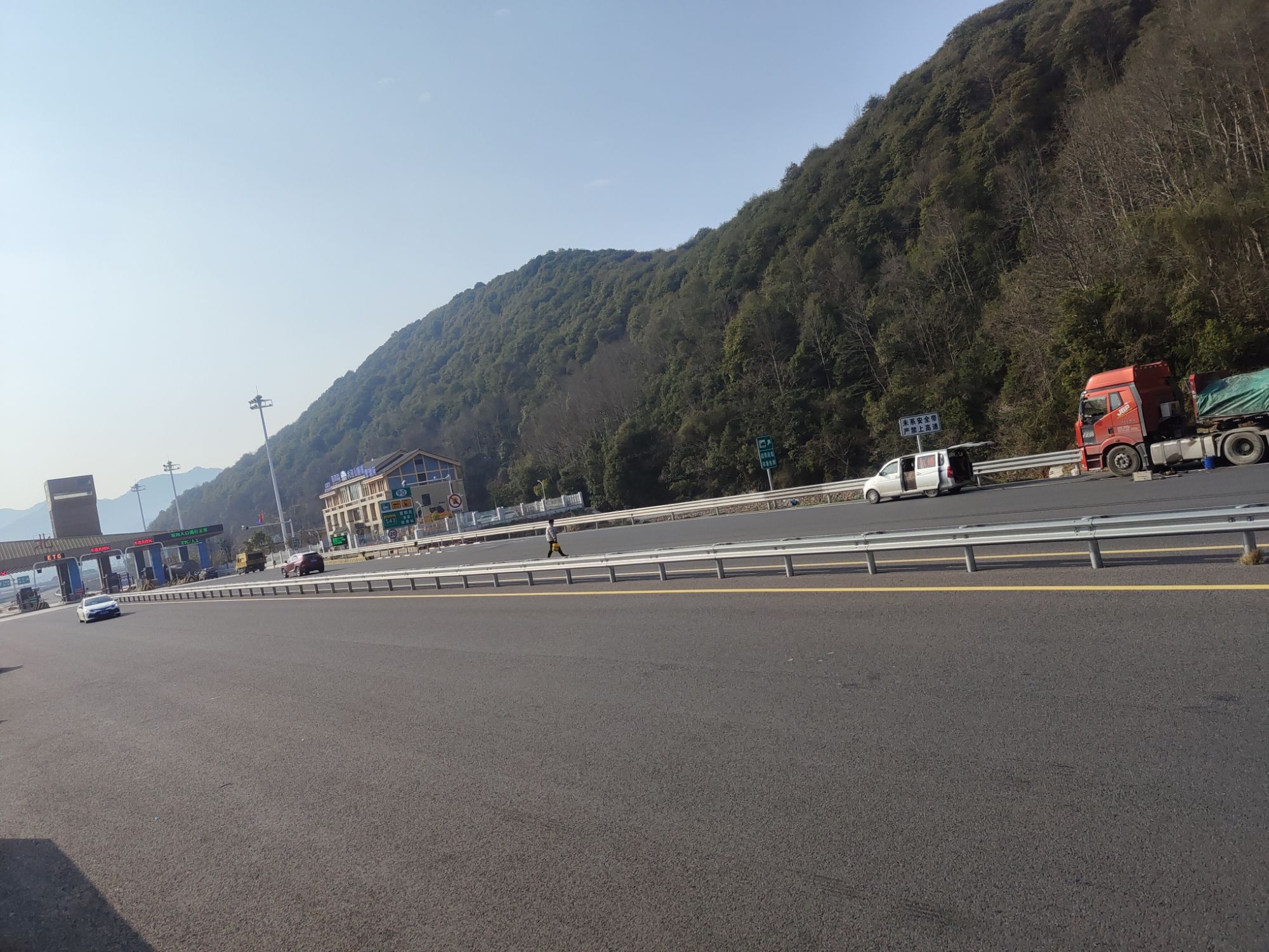 富阳北收费站(S43杭州绕城西复线入口)