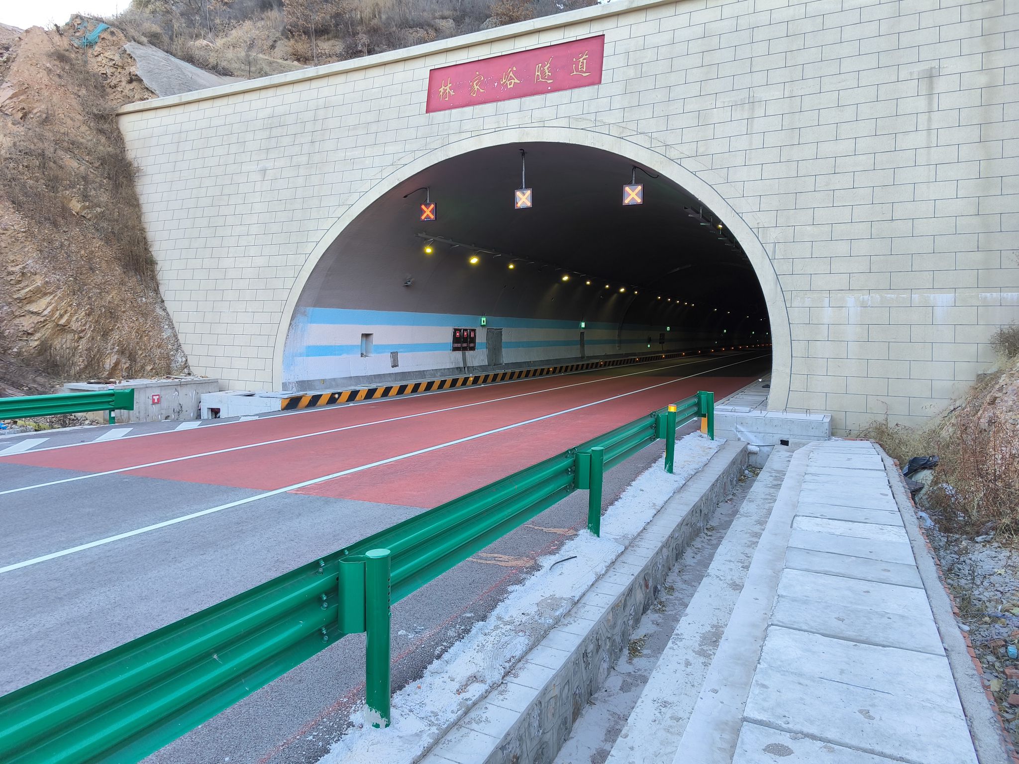 迁安大五里收费站(G0121京秦高速出口)