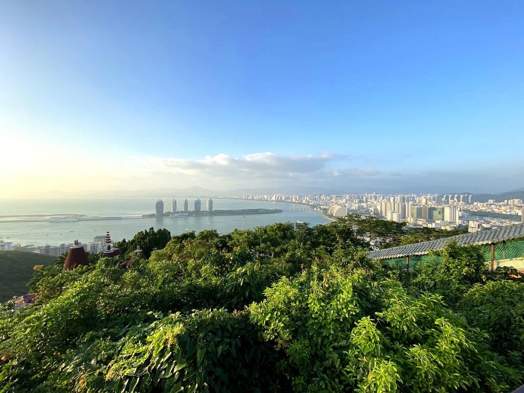 鹿回头风景区