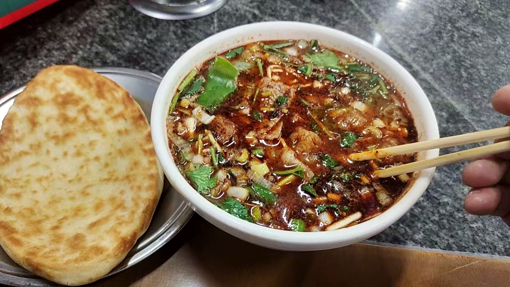 侯氏白沙羊肉汤(唐宫东路店)