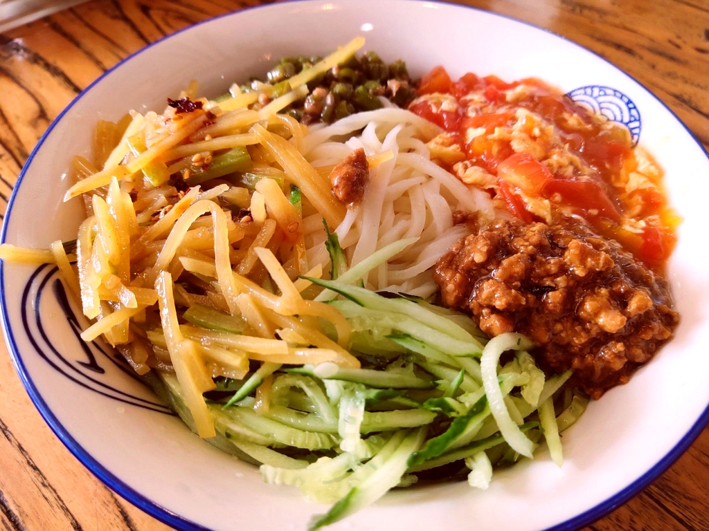 老朱记手擀面家味馆(临河风景苑店)