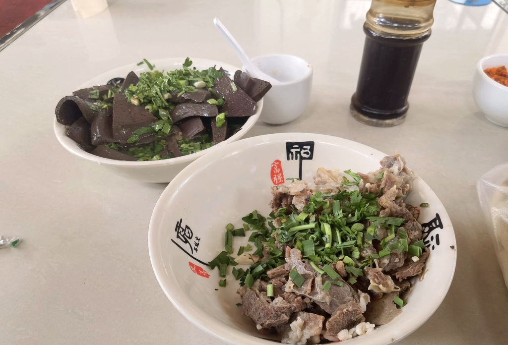 辛集开雪羊汤馆
