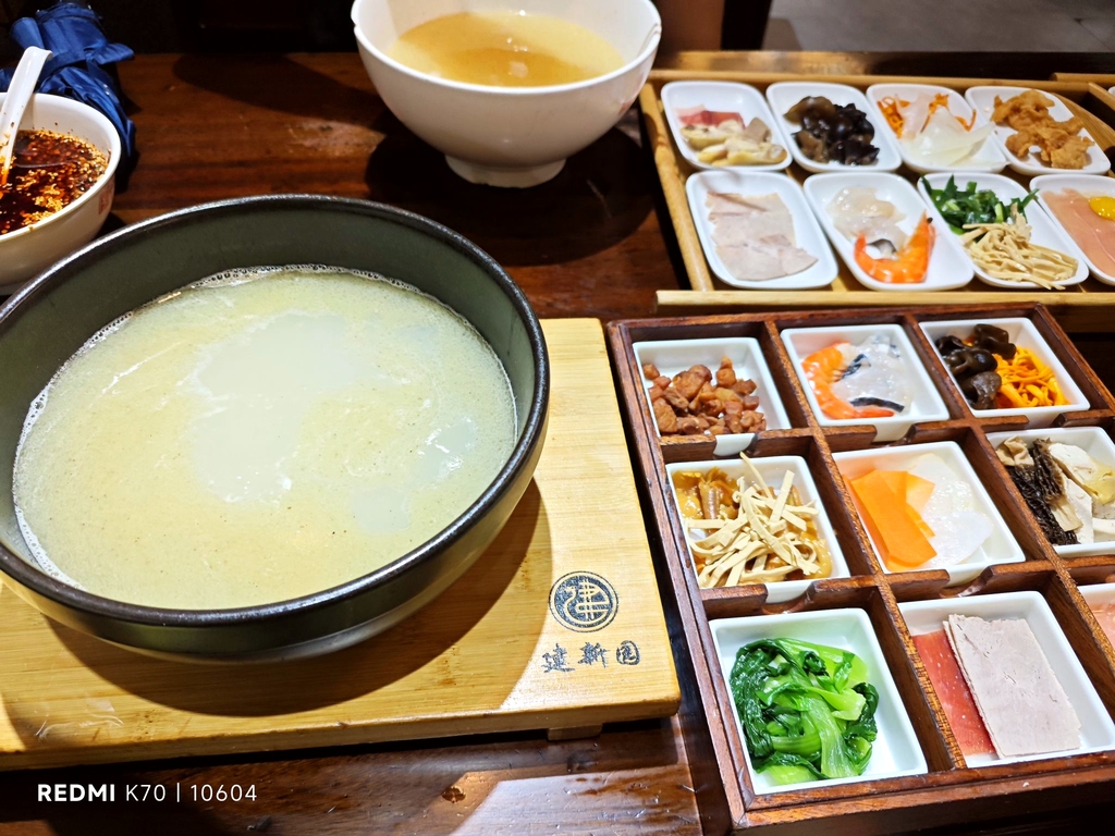 建新园过桥米线(宝善街店)