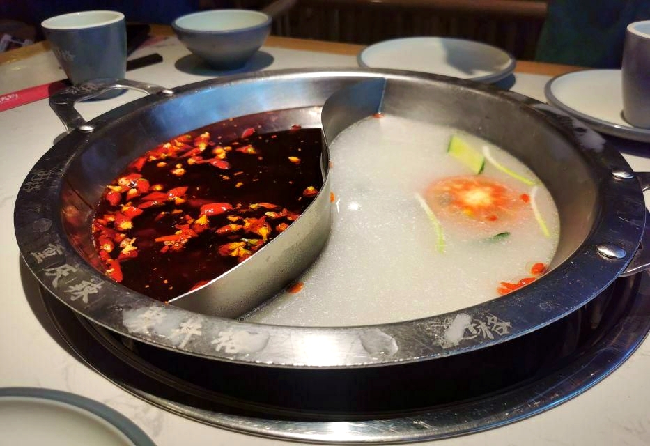 小安逸串串香火锅(长航地中海花园店)