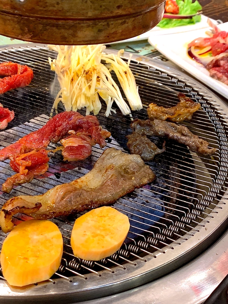 小静泥炉烤肉