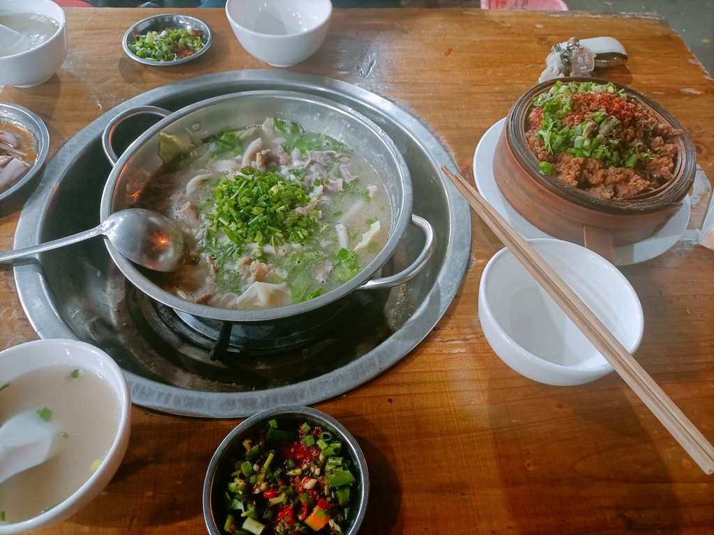 李老三跷脚牛肉汤锅