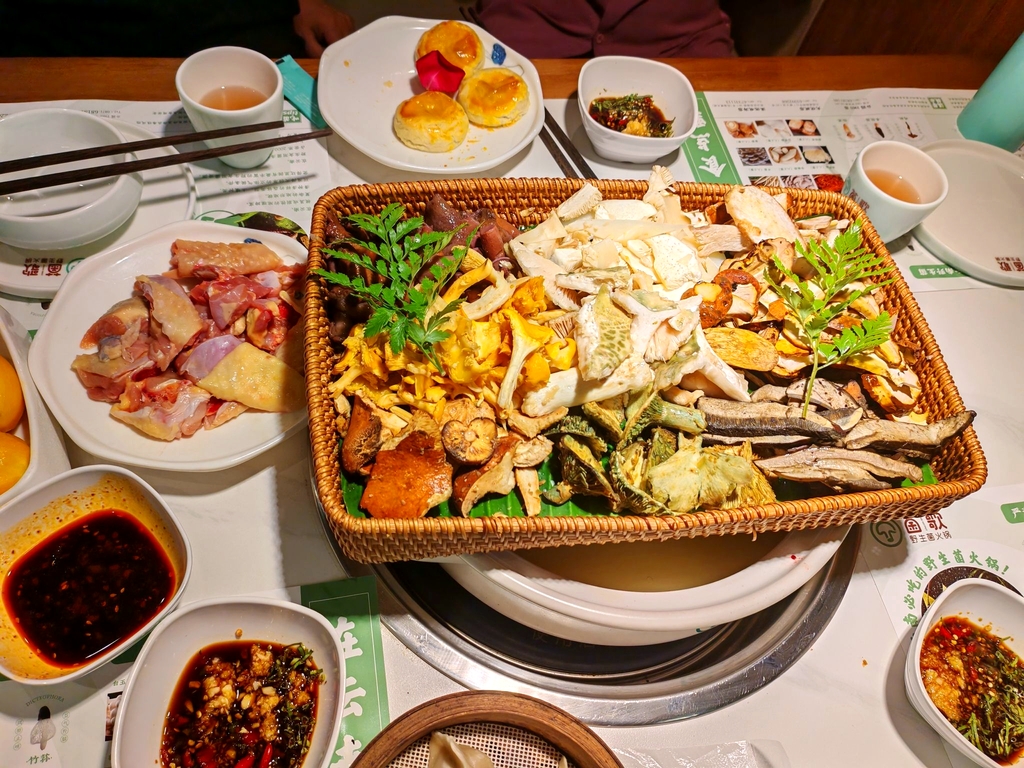菌歌野生菌火锅(滇池观海店)