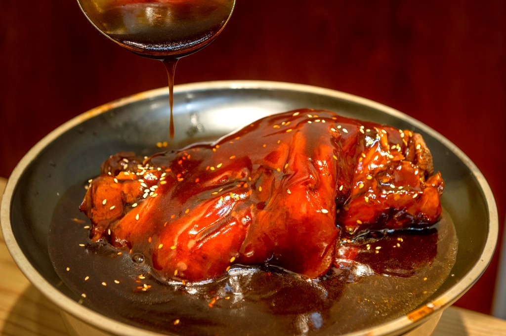 东五扒肉酸菜汤特色餐饮小店