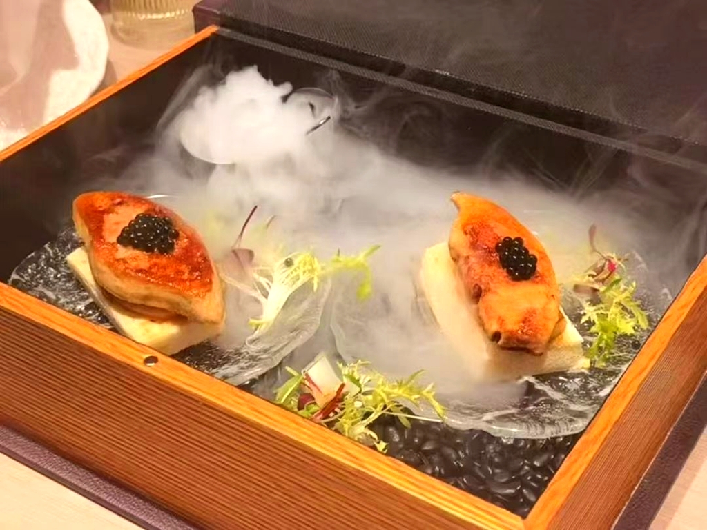 龙炎融合餐厅
