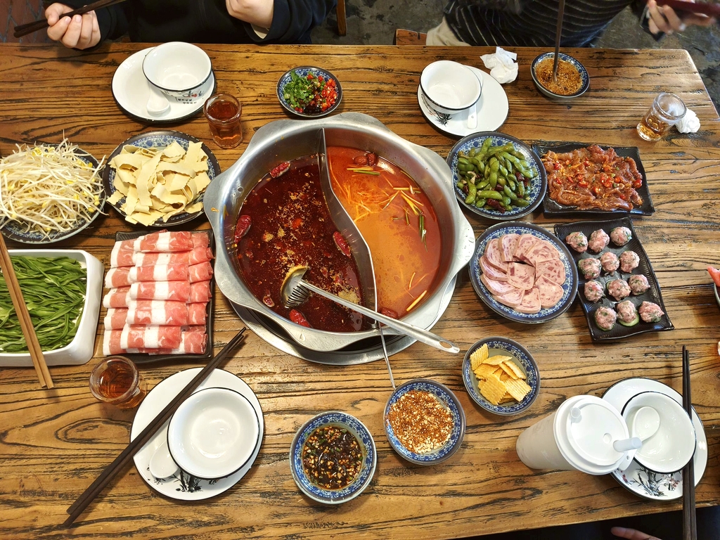 小板凳吧式火锅(车城路店)