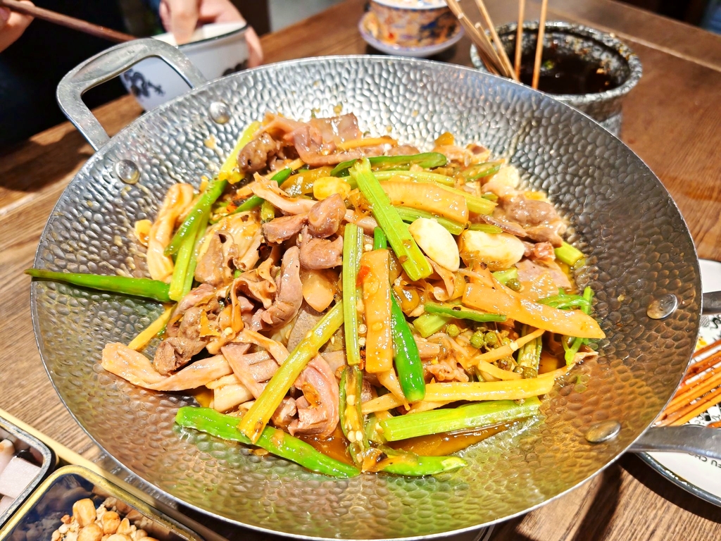 杨记隆府重庆江湖菜(巴彦淖尔店)