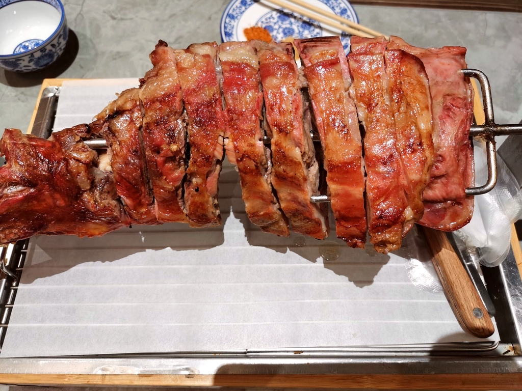 塔拉艾勒烤羊腿(宁城华府店)