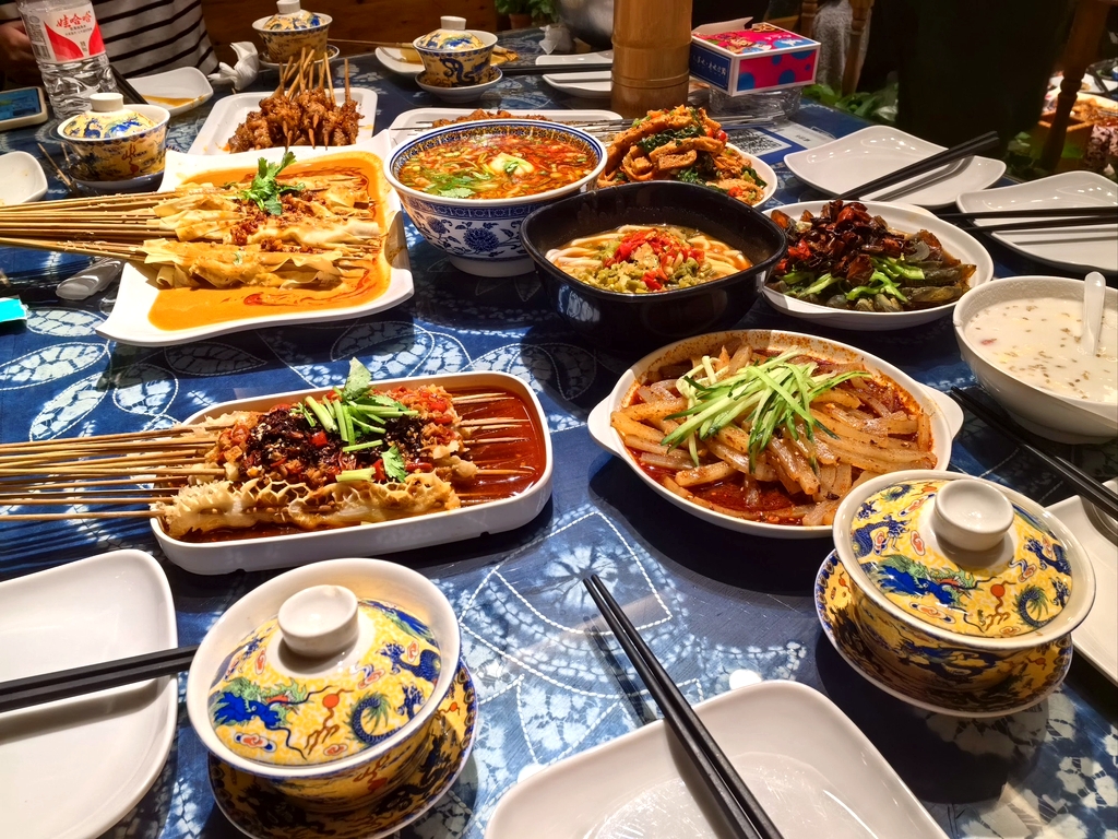 凡人居庄浪店(中天幸福城店)