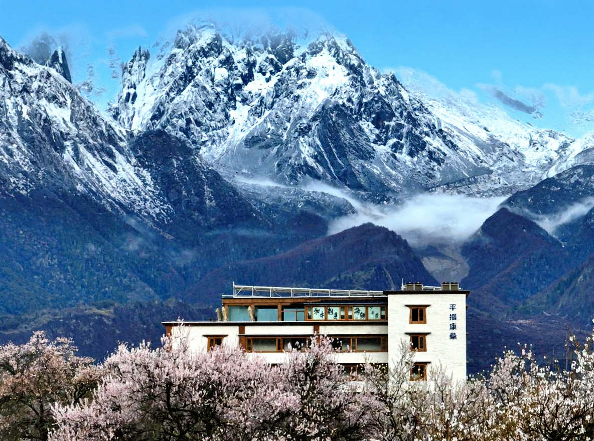 平措康桑雪里桃花度假庄园(索松南迦巴瓦店)