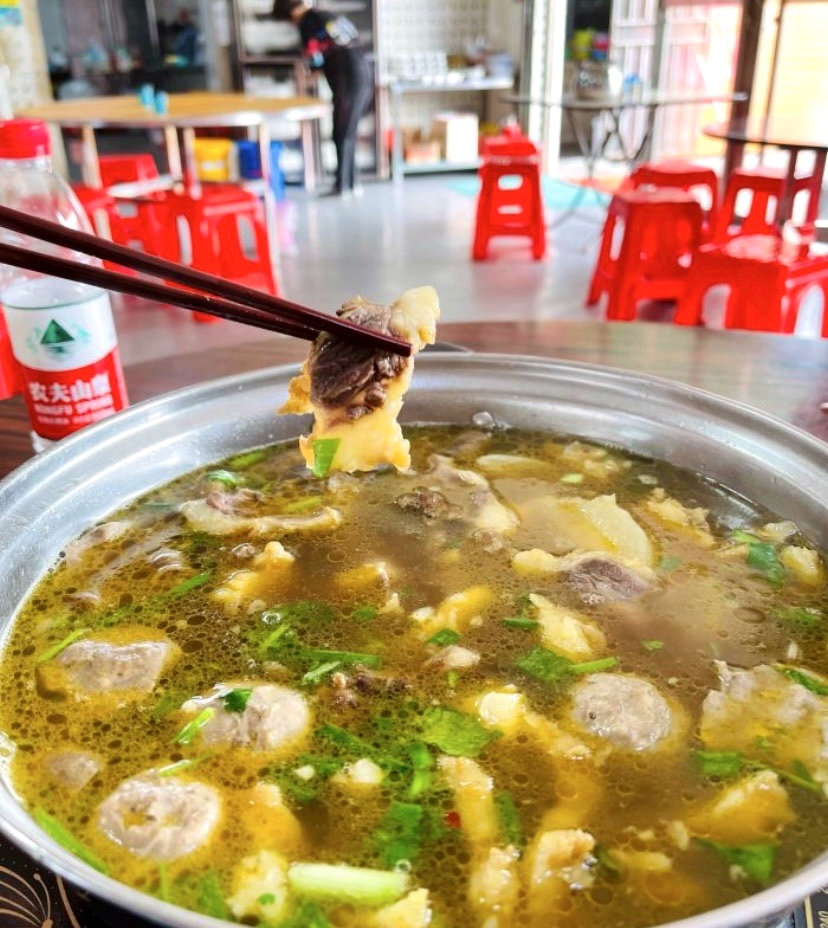 品清义忠牛腩档