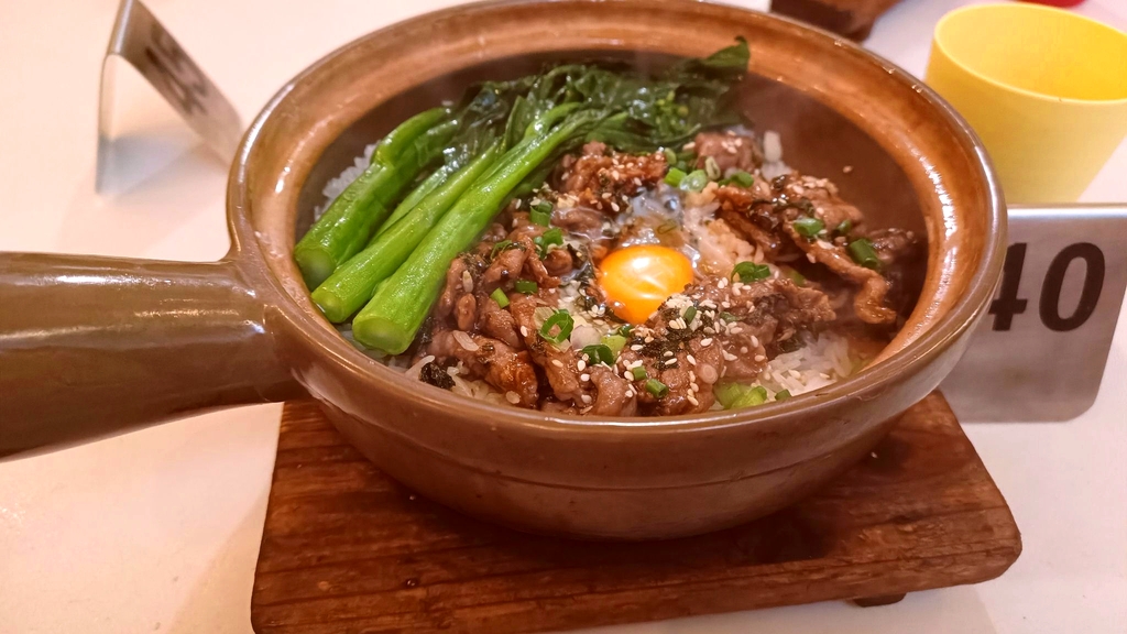 香港廟街煲仔饭