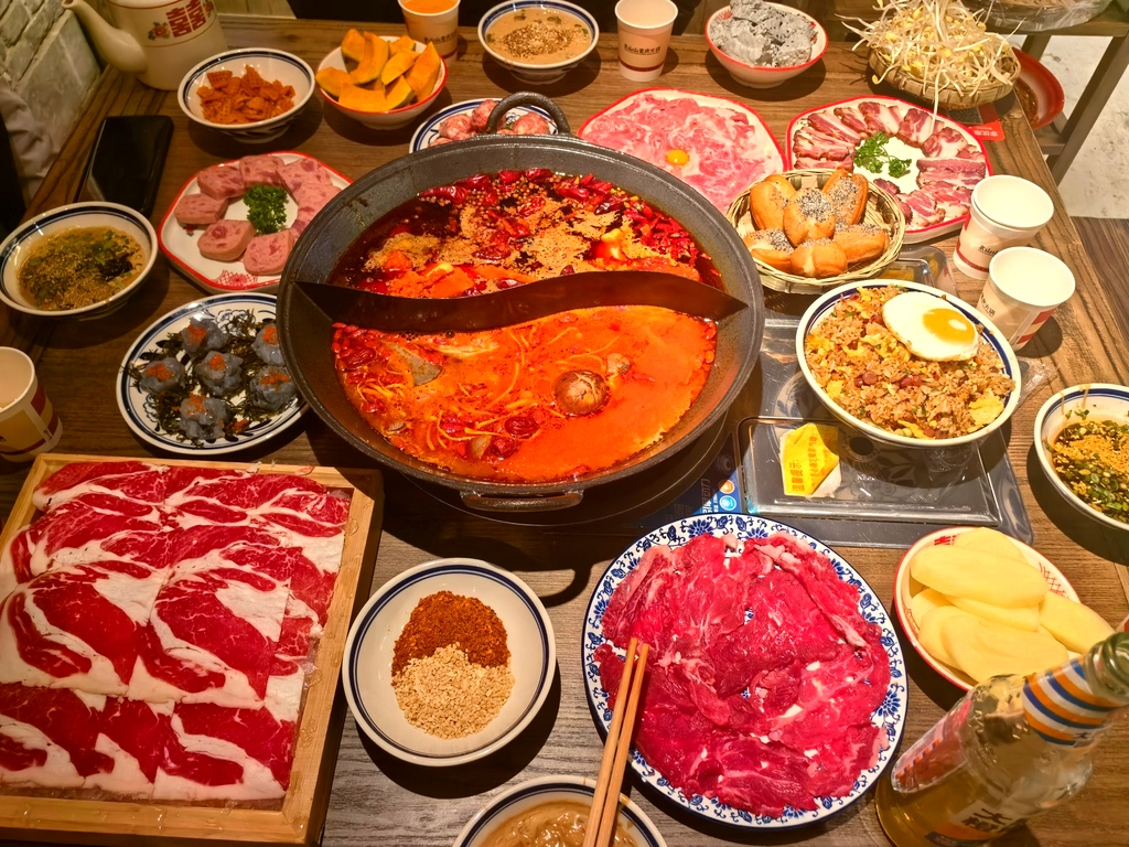 袁山山重庆火锅(抗战北路店)