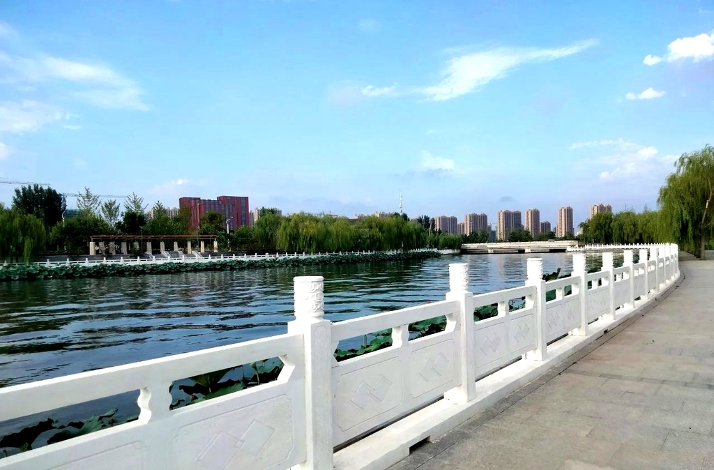 御龙河公园