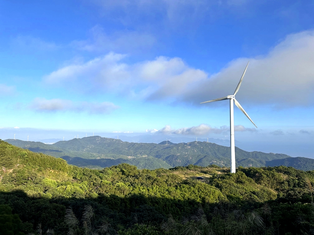 隆文老村风车山