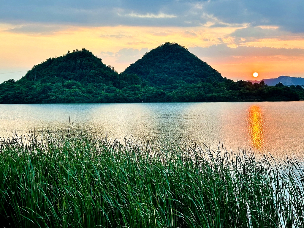 月亮湖