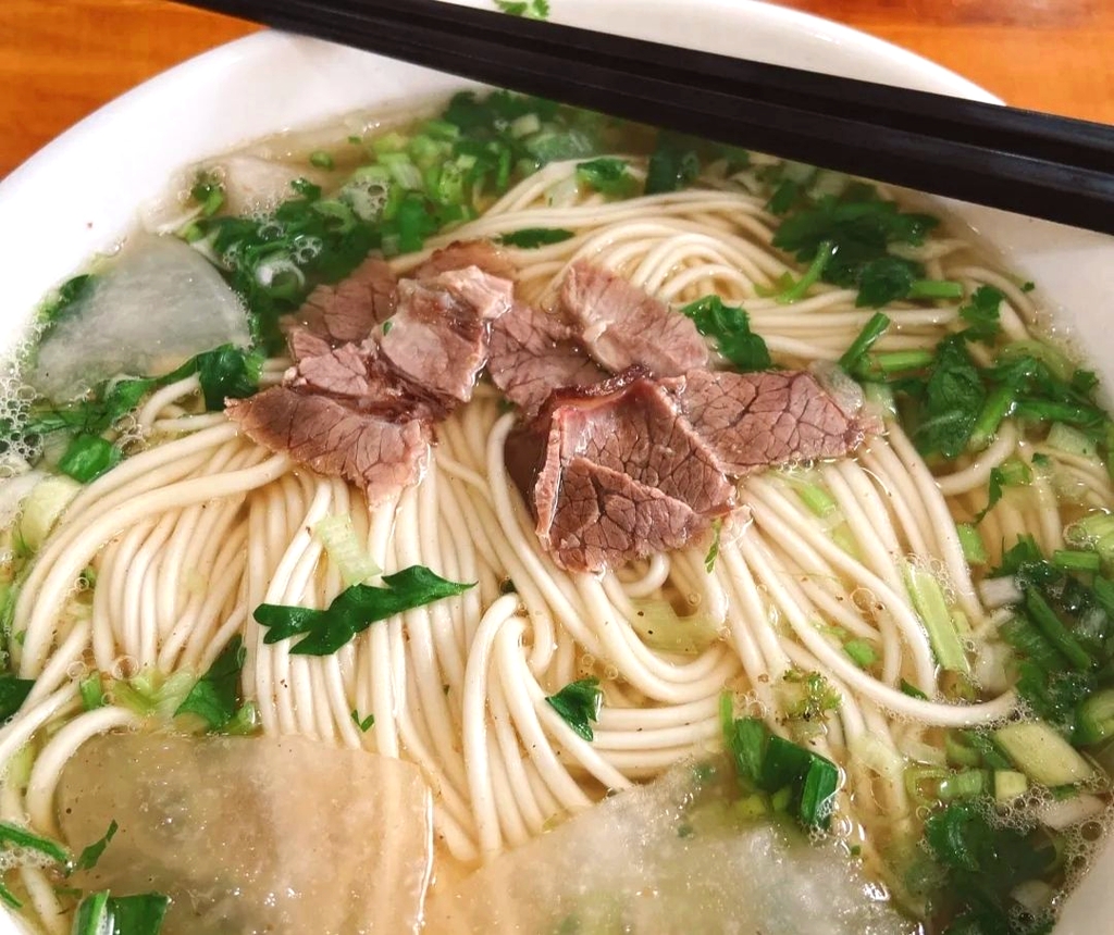 立信拉面馆(信义庄西街10号楼店)