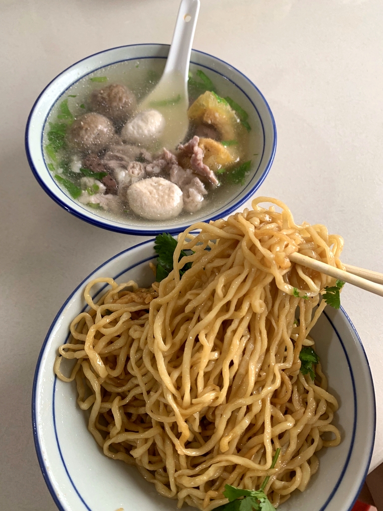 新亨手打面店