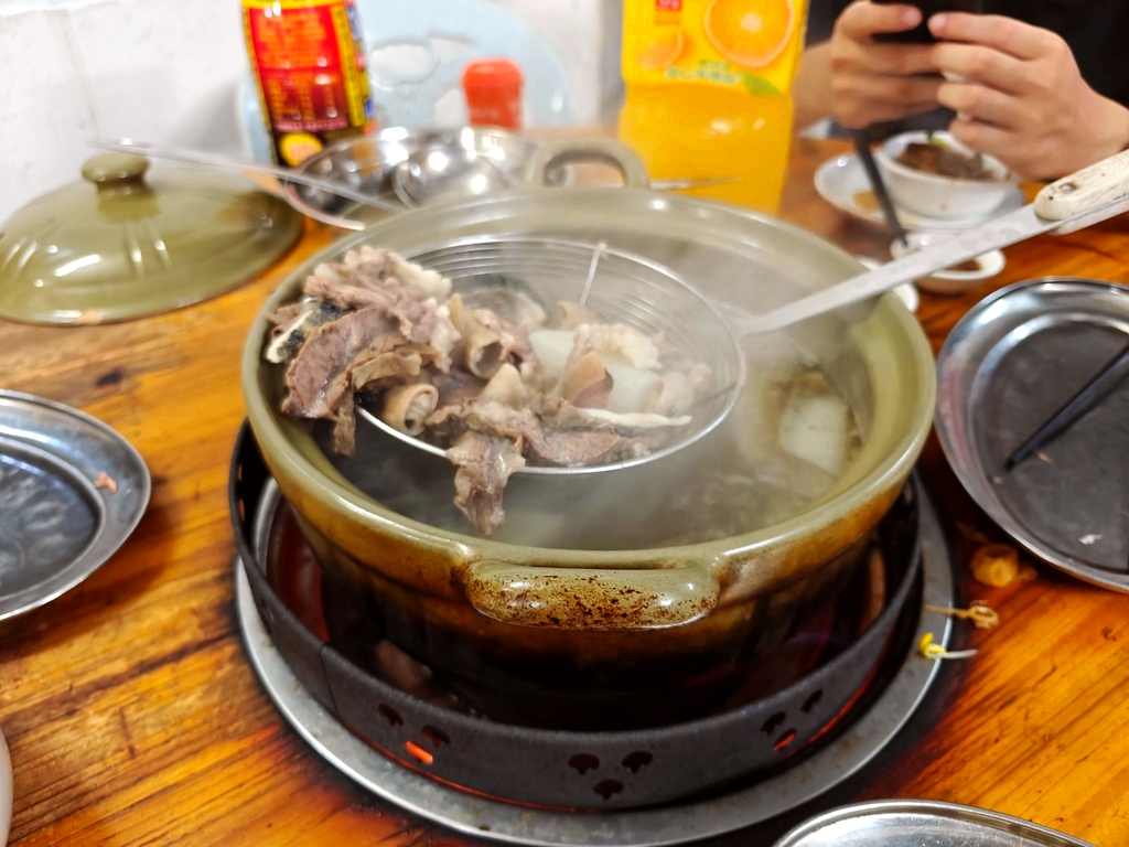 广东省茂名市佳味牛杂火锅城