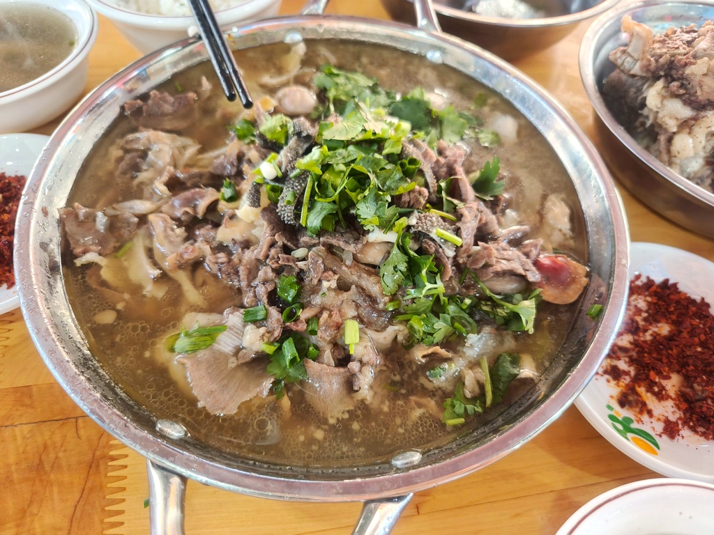 周汤锅跷脚牛肉