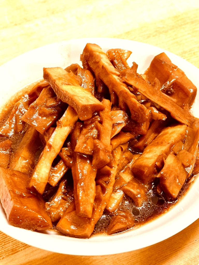 朱雀大树下万荣餐厅